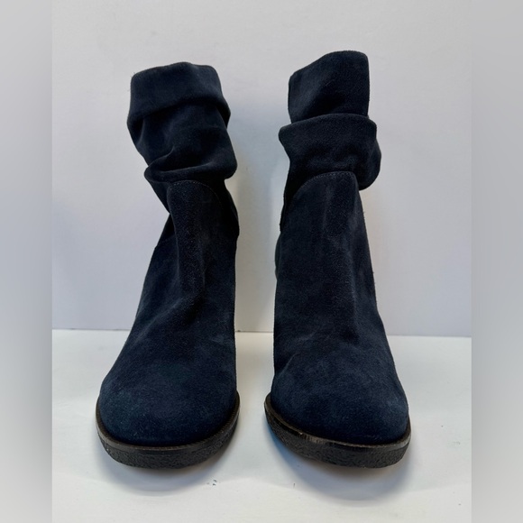 Vince Camuto Midnight Blue Suede Heeled slouch Boots 8.5, rubber sole - Picture 6 of 16